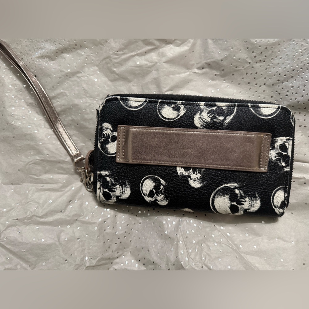 Skull Print Wristlet Clutch